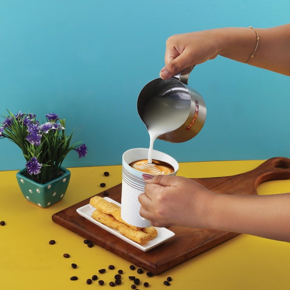 Stainless Steel Tea/Coffee/Milk Frothing Pitcher - 600 ML
