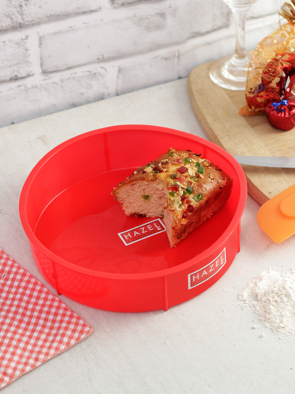 Silicone Small Round Cake Mould 15.5 cm, Red